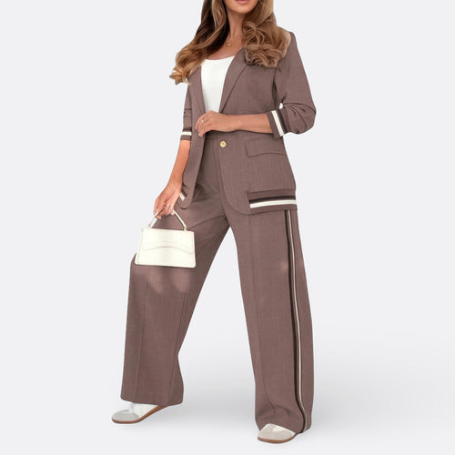 Clodagh - Elegant Casual Outfit