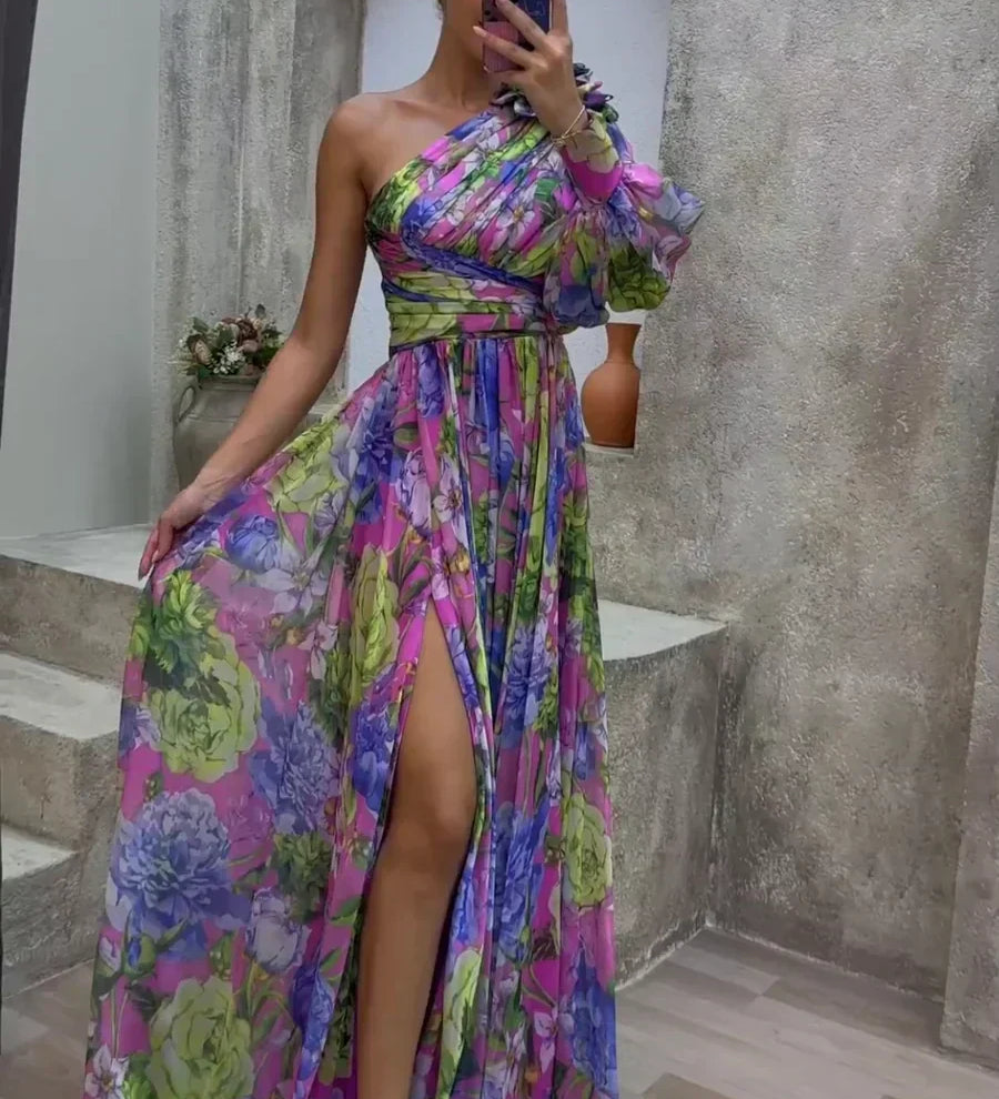 Sinéad - Elegant and Flowing Dress