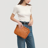 Croía - Sleek Three-Layer Crossbody Bag