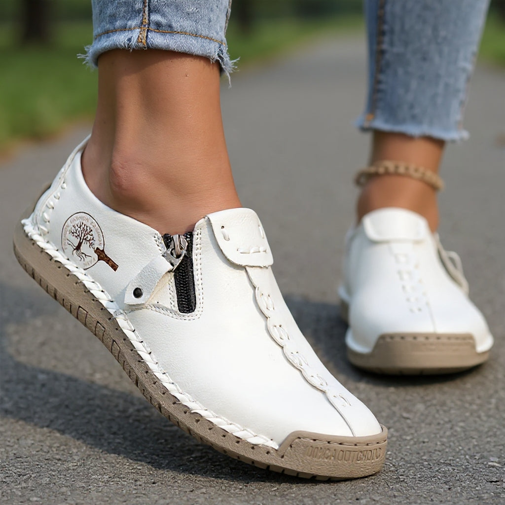 Líadan - Comfort Runners with Zipper