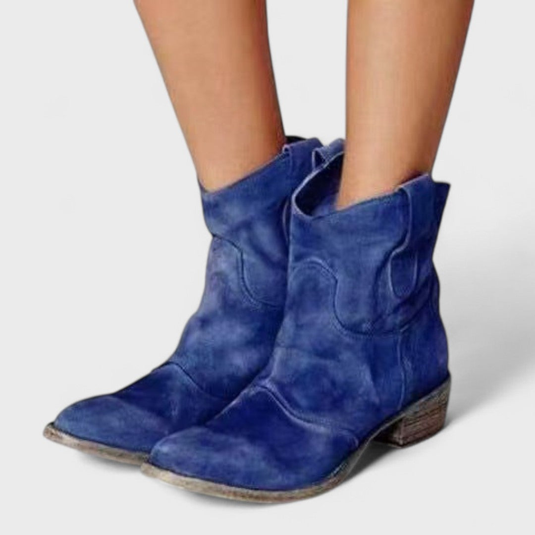 Ríona - Timeless Western Ankle Boots