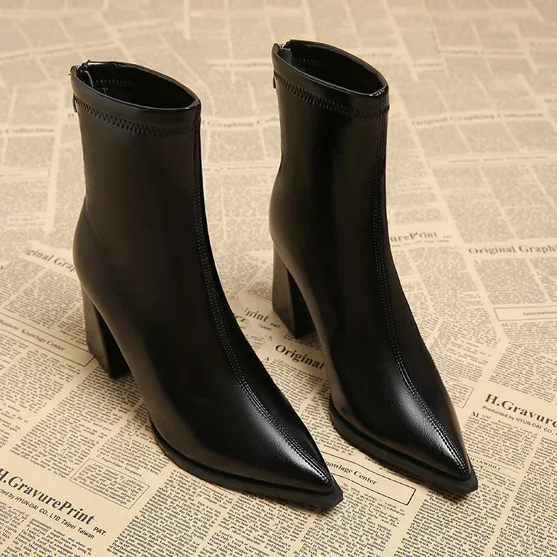 Gormlaith - Elegant Chunky Heel Boots