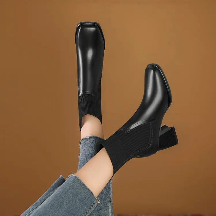 Aoife - Elegant Flat Ankle Boots