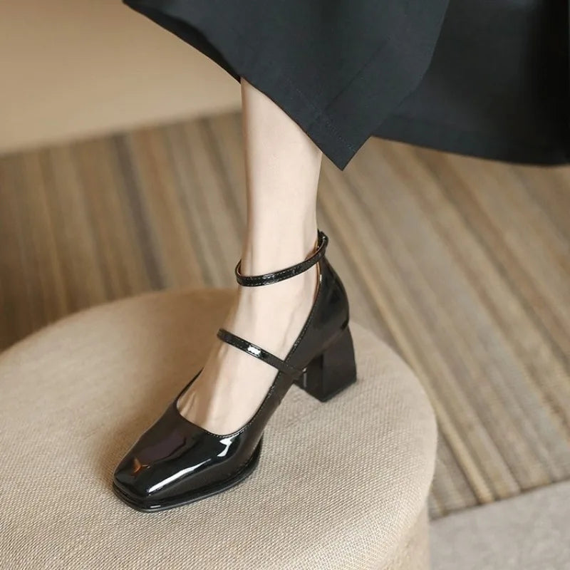 Ríona - Elegant Ankle-Strap Pumps