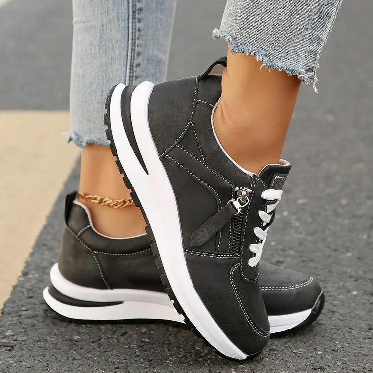 Ríoghnach - Zip-Up Orthopedic Runners