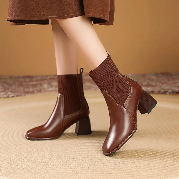 Aoife - Elegant Flat Ankle Boots