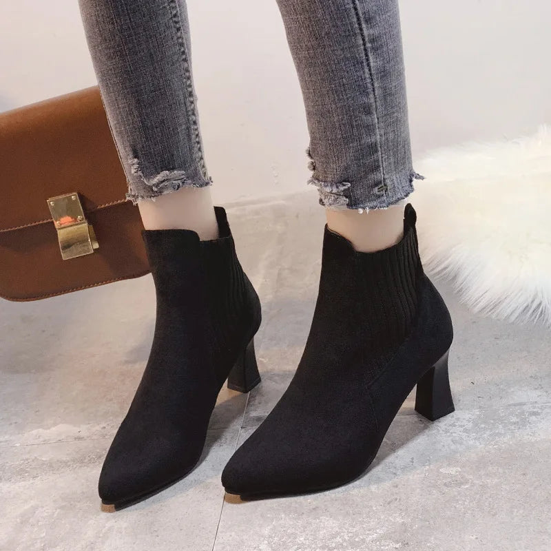 Saoirse - Suede Platform Boots