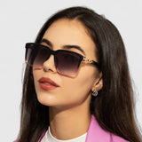 Deirdre - Elegant Sunglasses